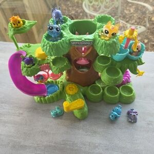 Hatchimals CollEGGtibles Hatchery Nursery